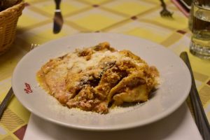 Dónde comer en Roma: la lasaña de Da enzo al 29