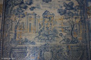 Una de las paredes del Palacio Nacional de Sintra, recubierta en azulejos