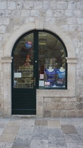 Curiosidades de Dubrovnik: Una puerta con forma de P