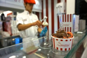Qué hacer en Cascais: comer un helado en Santini's