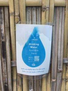 Viajar sin plástico por el Sudeste Asiático: rellenar la botella en Gili Air