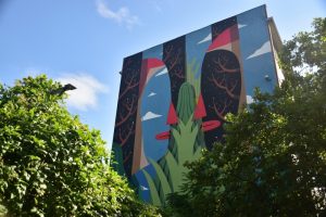Los mejores grafitis de Berlín: dos caras mirándose la una a la otra