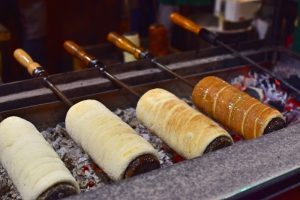 Qué hacer en Budapest: comer un pastel chimenea