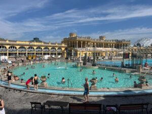 piscinas exteriores del balneario széchenyi
