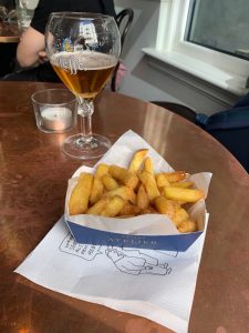 Dónde comer en Bruselas bien y barato: Frites atelier