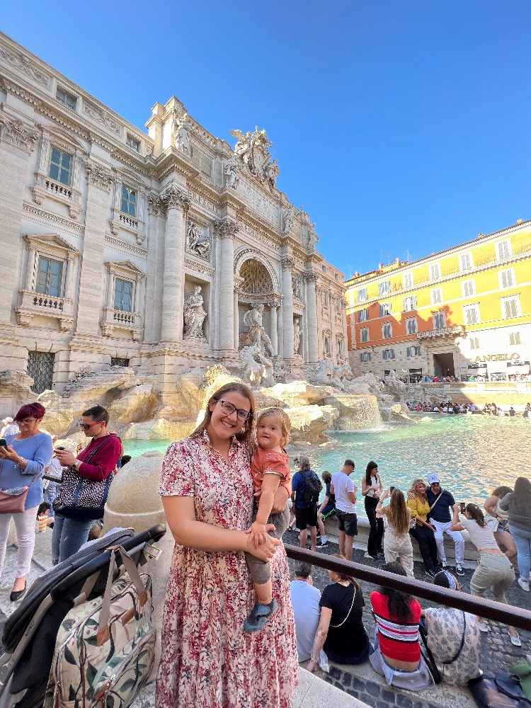 Lucía y yo en la Fontana di Trevi - qué ver en Roma