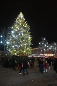 El gran árbol de la plaza Kléber en Estrasburgo, un imprescindible de Alsacia en Navidad