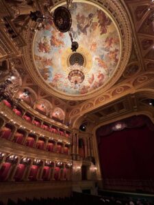 El edificio de la Ópera por dentro es sencillamente increíble