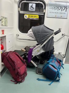 Nuestro equipaje durante un viaje por Asia - volar con niños en avión