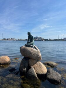 La estatua de la Sirenita, imprescindible en Copenhague en 3 días