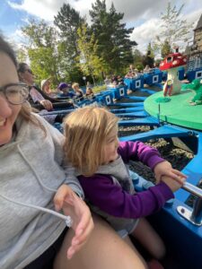 Disfrutando de LEGOLAND con Lucía