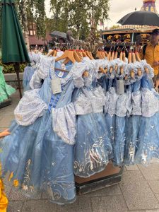 Los vestidos de princesas en Disneyland Paris con niños