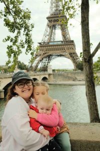 Descubriendo la Torre Eiffel en Paris con niños