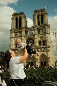Notre Dame con niños